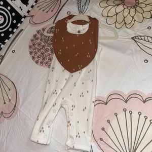 Carter’s Newborn baby girl outfit 0-3 months